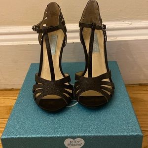 Betsey Johnson Tee Sandal, Black Glitter, size 7